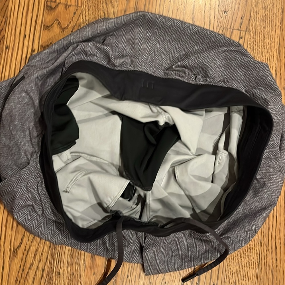 LuLulemon Shorts - Picture 3 of 8